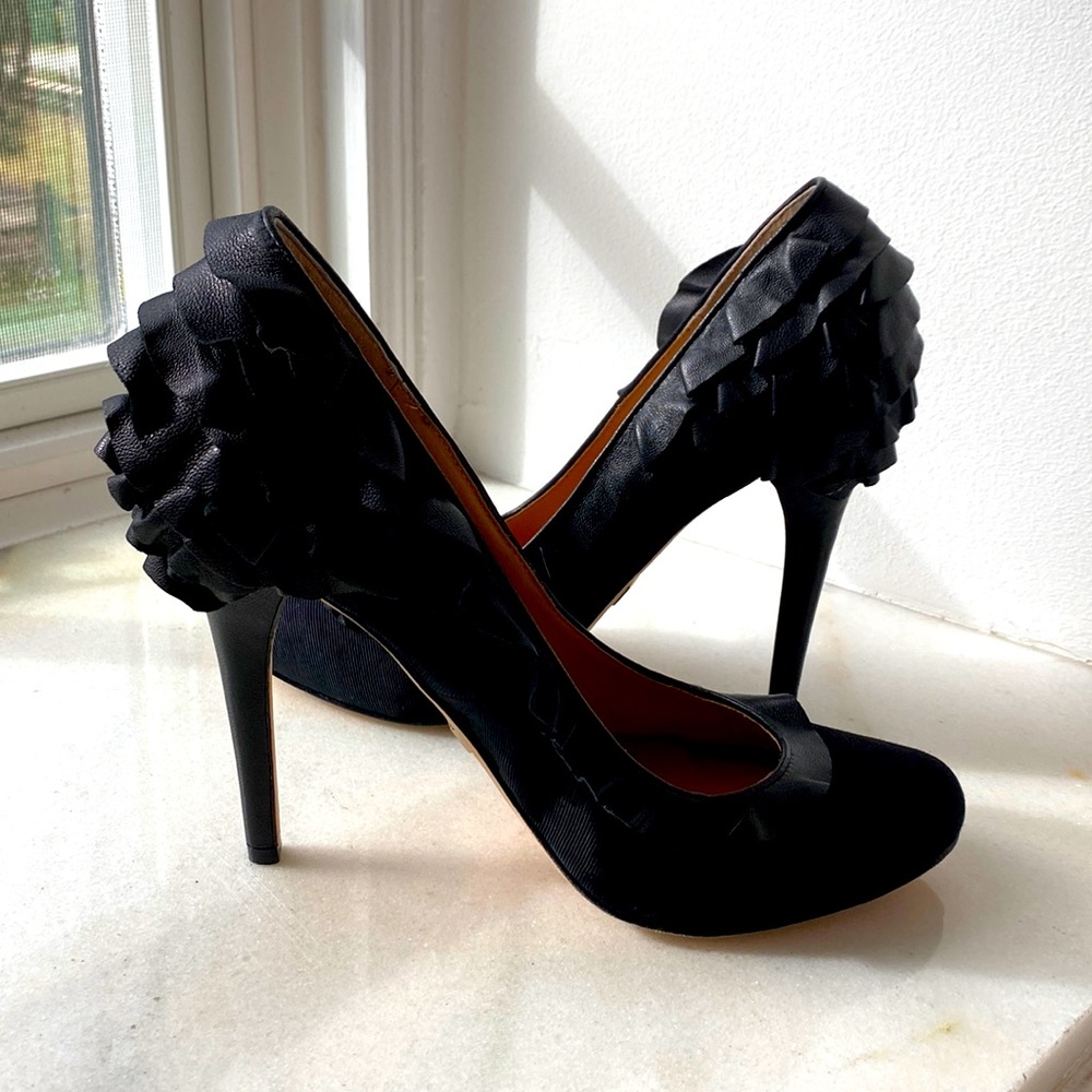 Badgley Mischka Supple Ruffle Leather Heels
